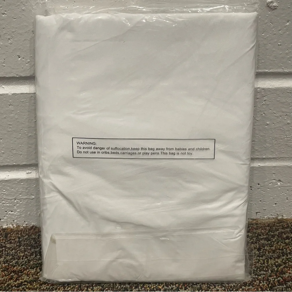 NIB Vinyl Waterproof Zipper Mattress Cover